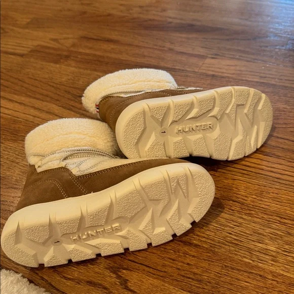 NWT Hunter kids cozy Sherpa waterproof boots size 1 - Picture 8 of 8